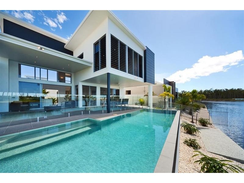 12 North Point Crescent, Pelican Waters QLD 4551