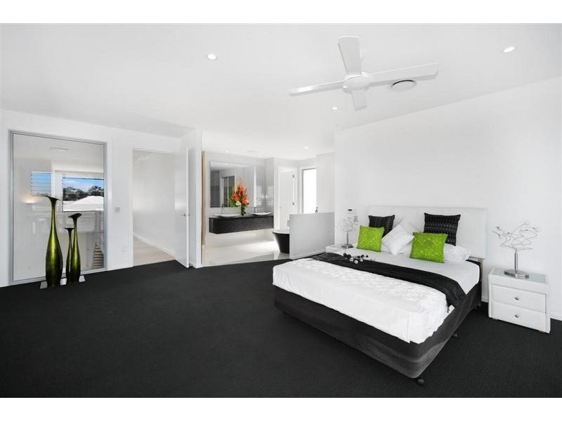12 North Point Crescent, Pelican Waters QLD 4551