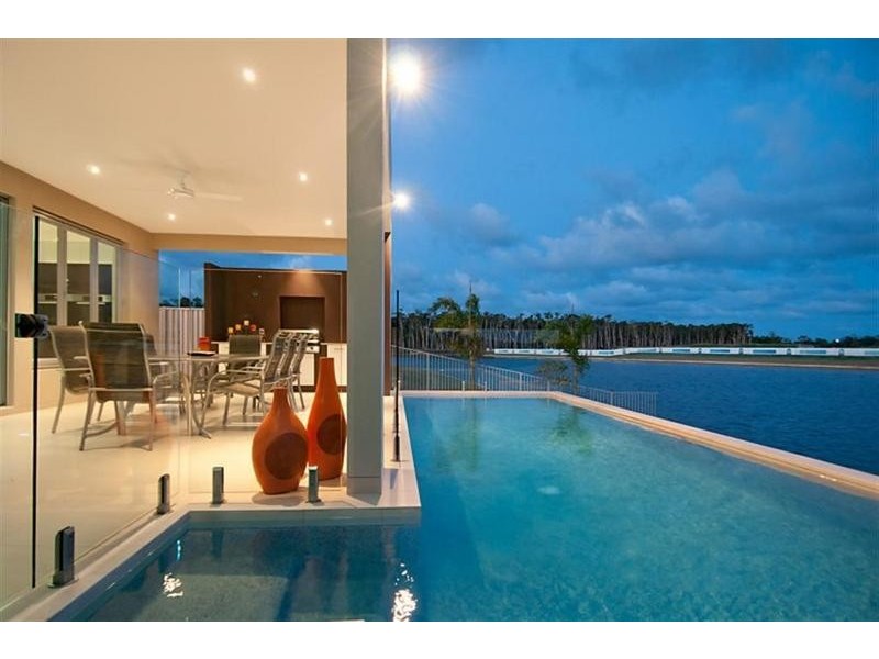 14 North Point Crescent, Pelican Waters QLD 4551