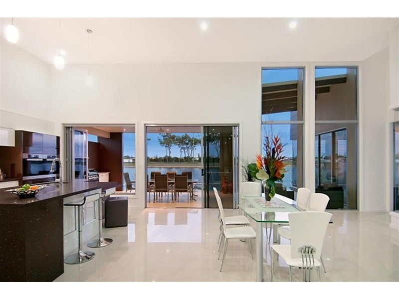 14 North Point Crescent, Pelican Waters QLD 4551