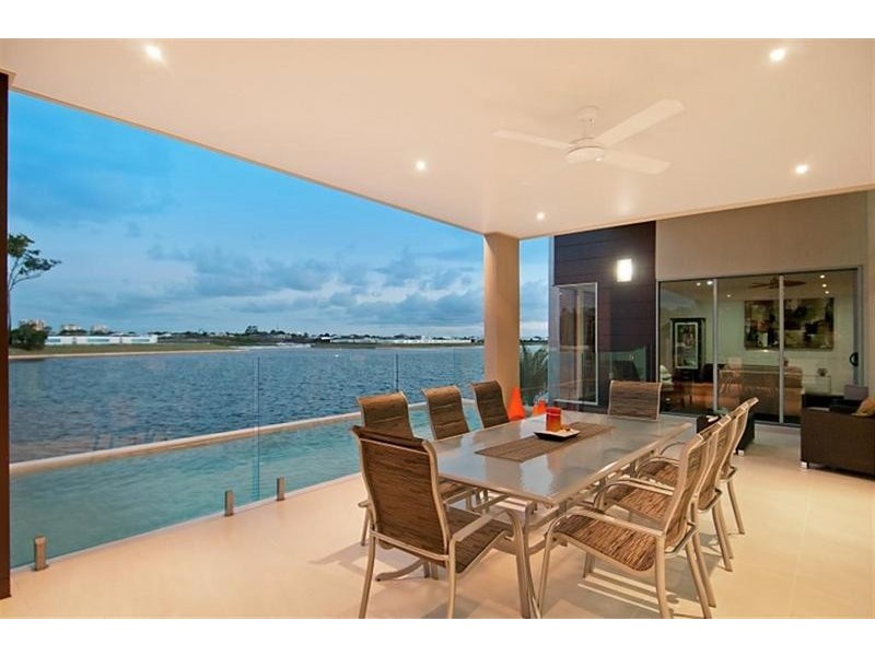 14 North Point Crescent, Pelican Waters QLD 4551