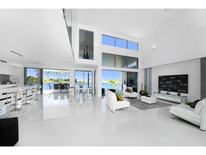 12 North Point Crescent, Pelican Waters QLD 4551