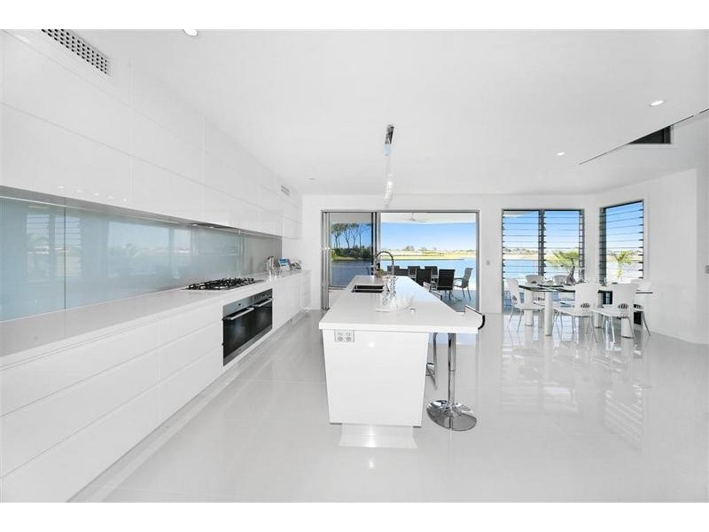 12 North Point Crescent, Pelican Waters QLD 4551