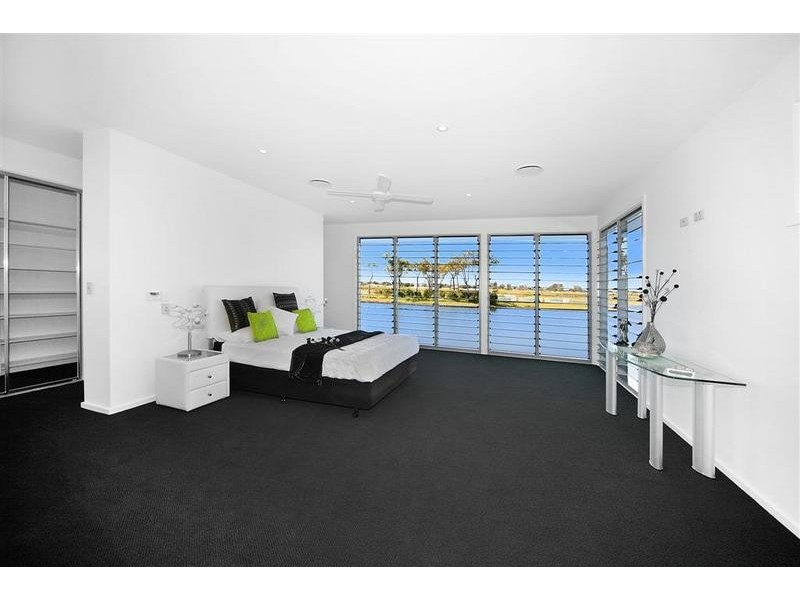 12 North Point Crescent, Pelican Waters QLD 4551