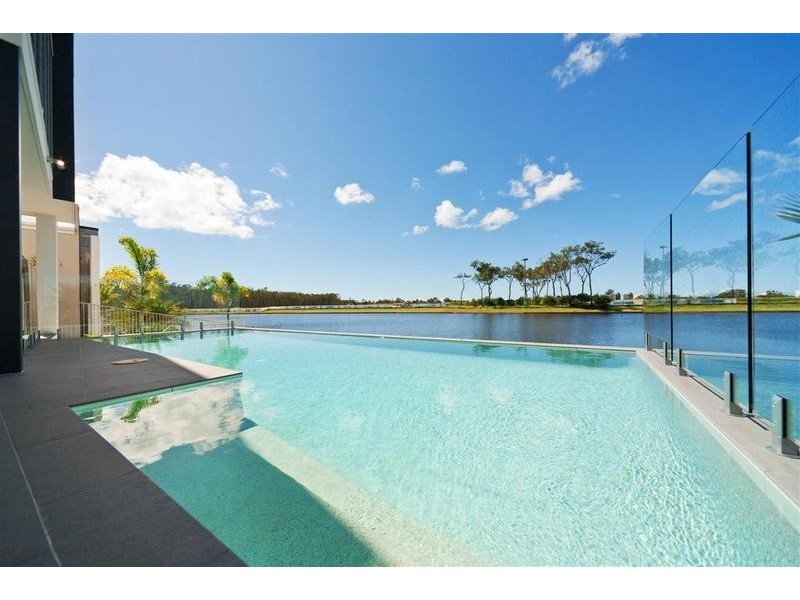 12 North Point Crescent, Pelican Waters QLD 4551