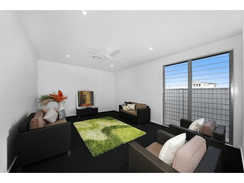 12 North Point Crescent, Pelican Waters QLD 4551