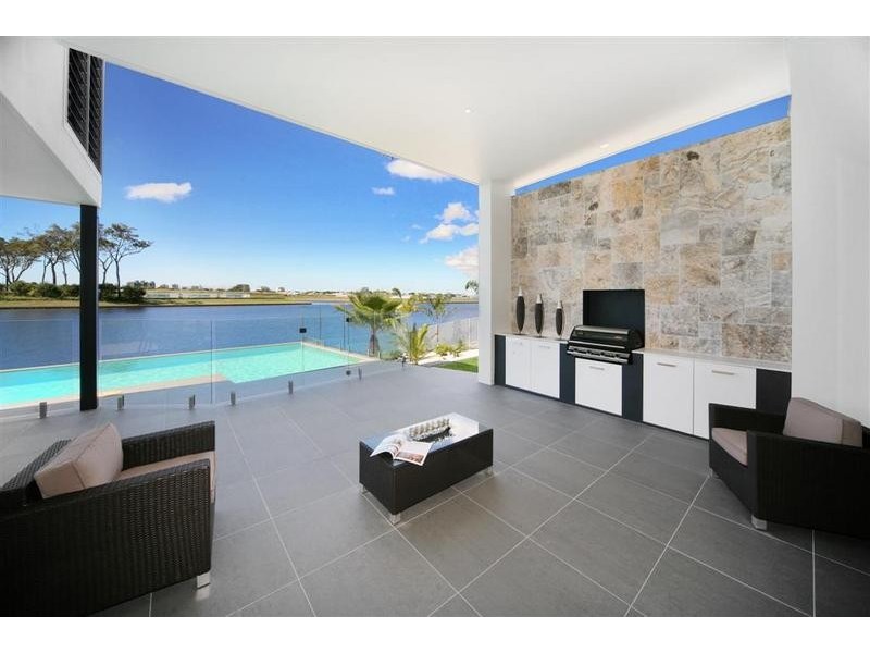 12 North Point Crescent, Pelican Waters QLD 4551