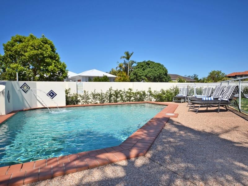 4 Olympic Lane, Pelican Waters QLD 4551