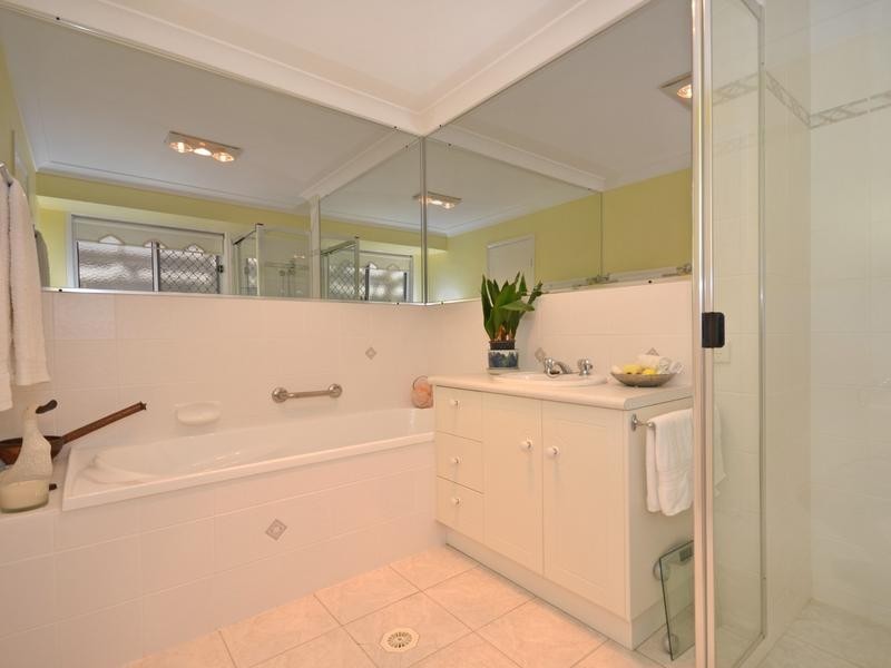 4 Olympic Lane, Pelican Waters QLD 4551