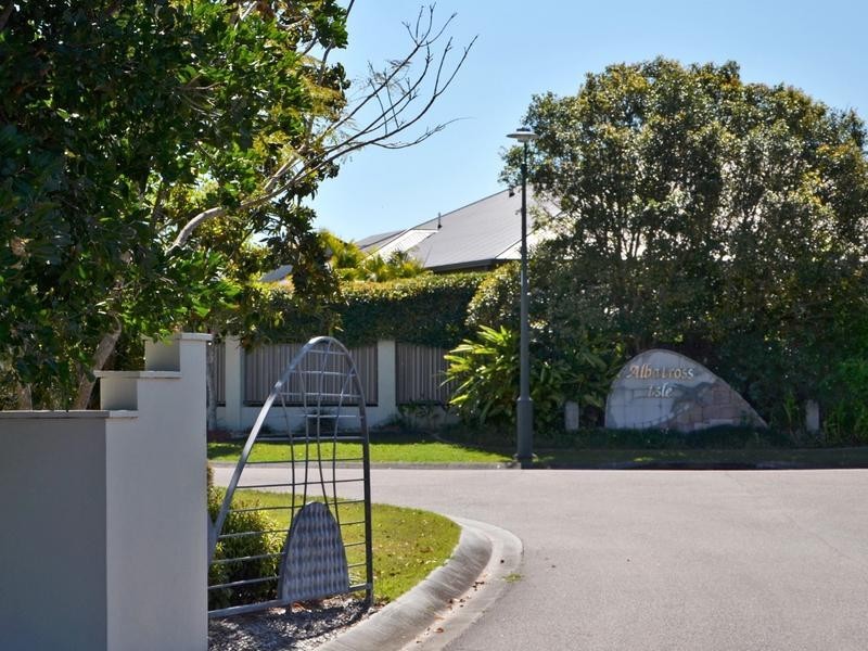 4 Olympic Lane, Pelican Waters QLD 4551