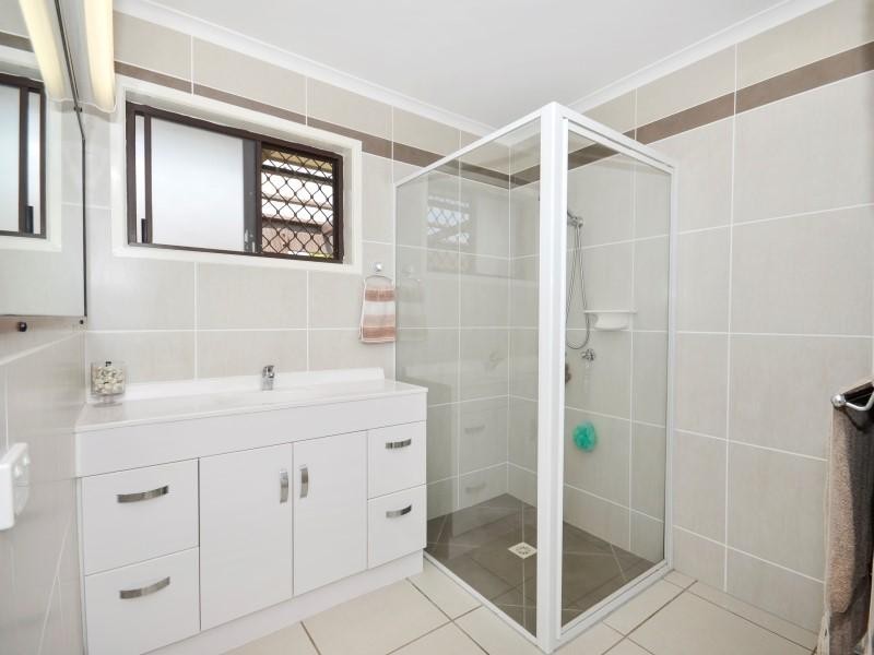 24 Onslow Street, Golden Beach QLD 4551