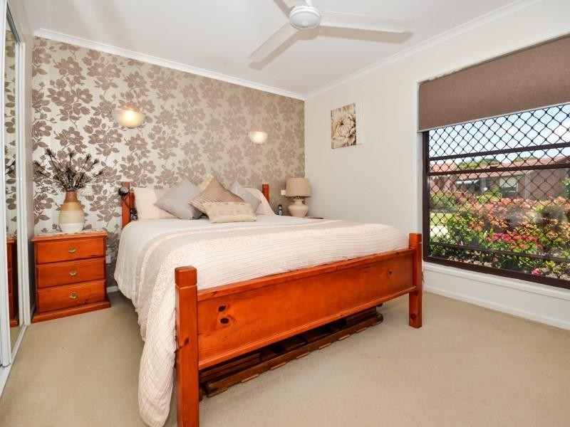 24 Onslow Street, Golden Beach QLD 4551