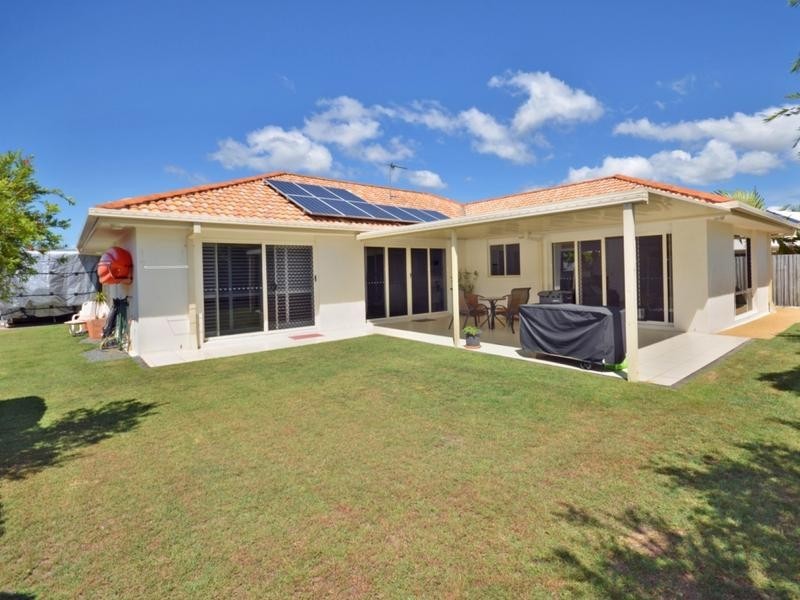 32 Oxford Parade, Pelican Waters QLD 4551