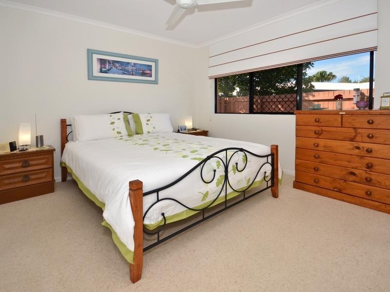 4/ 9A Browning Boulevard, Battery Hill QLD 4551