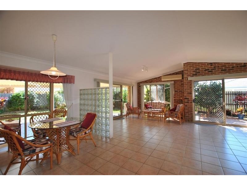 8 Pamphlet Place, Pelican Waters QLD 4551