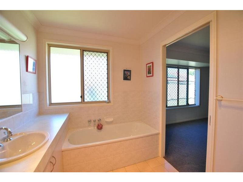 8 Pamphlet Place, Pelican Waters QLD 4551