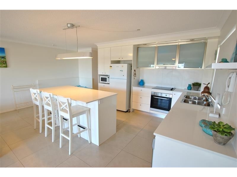 2/ 1 Esplanade Bulcock Beach, Caloundra QLD 4551