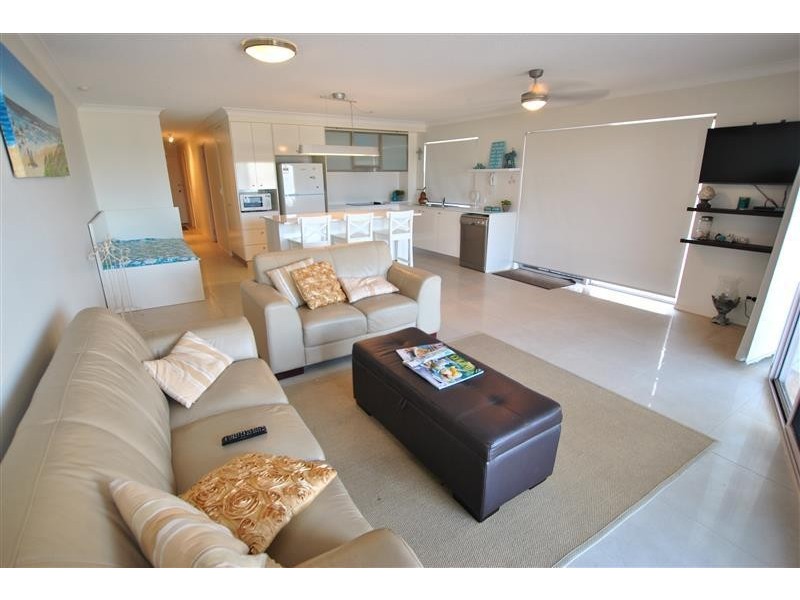 2/ 1 Esplanade Bulcock Beach, Caloundra QLD 4551