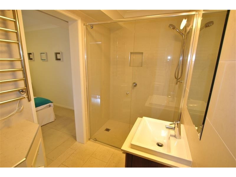 2/ 1 Esplanade Bulcock Beach, Caloundra QLD 4551