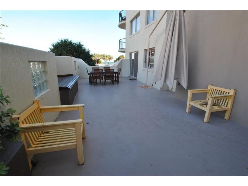 2/ 1 Esplanade Bulcock Beach, Caloundra QLD 4551