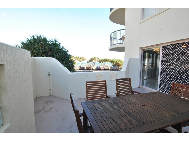 2/ 1 Esplanade Bulcock Beach, Caloundra QLD 4551