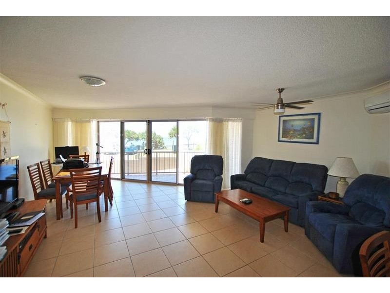 1/ 1 Esplanade Bulcock Beach, Caloundra QLD 4551