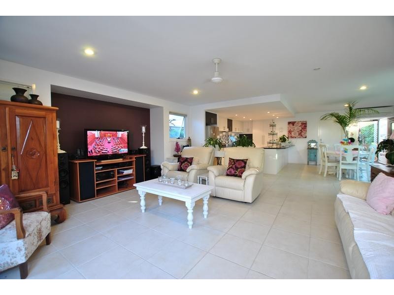 6 Pandorea Street, Meridan Plains QLD 4551