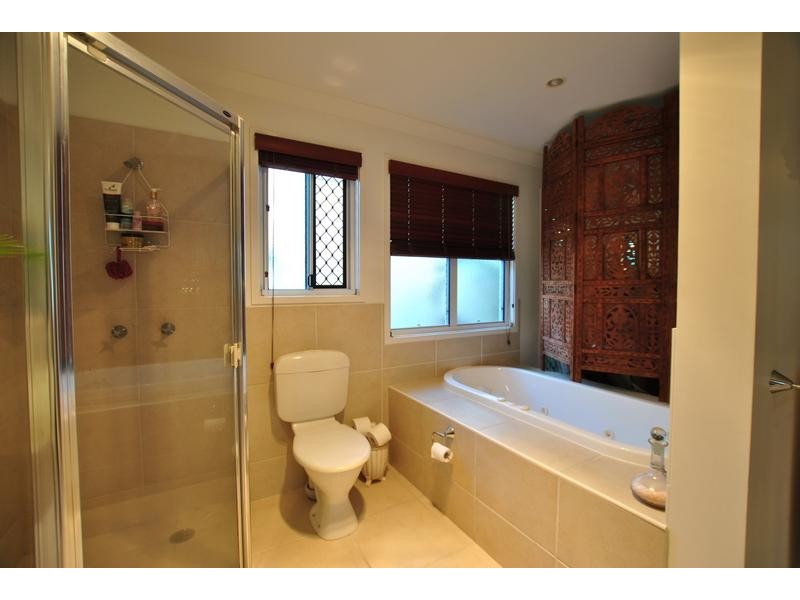 6 Pandorea Street, Meridan Plains QLD 4551