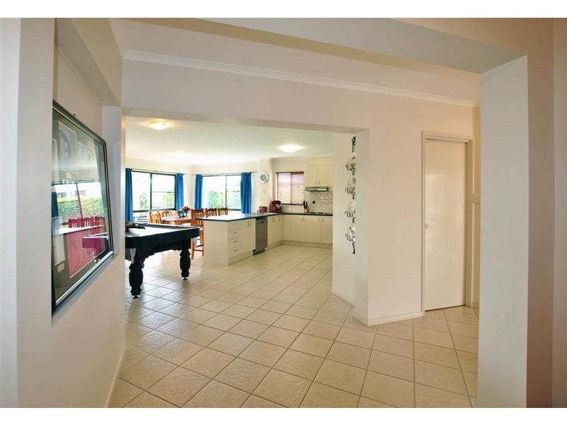 8 Parsons Close, Pelican Waters QLD 4551