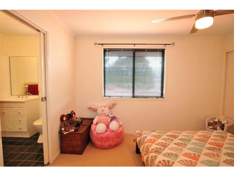 8 Parsons Close, Pelican Waters QLD 4551