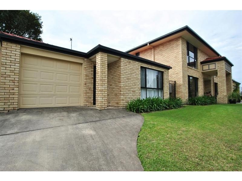 8 Parsons Close, Pelican Waters QLD 4551