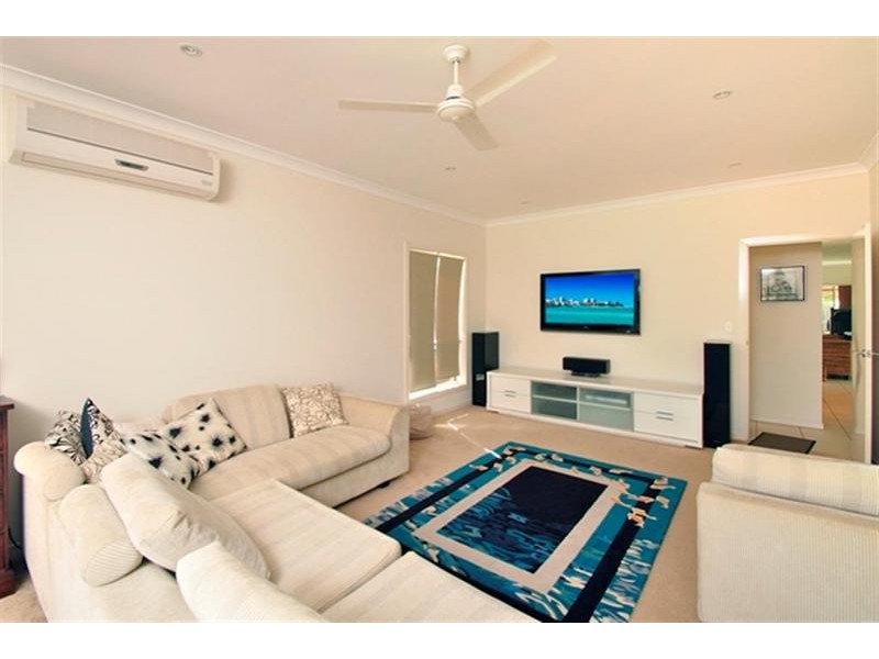 14 Pebbly Creek Crescent, Little Mountain QLD 4551