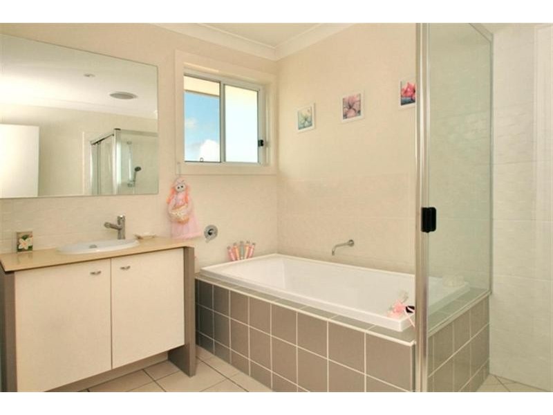 14 Pebbly Creek Crescent, Little Mountain QLD 4551