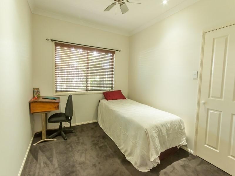 4 Pegwell Place, Currimundi QLD 4551