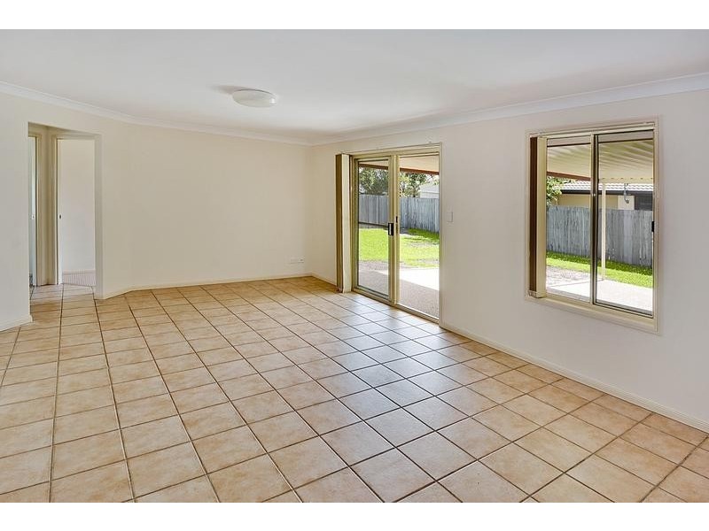 8 Pegwell Place, Currimundi QLD 4551