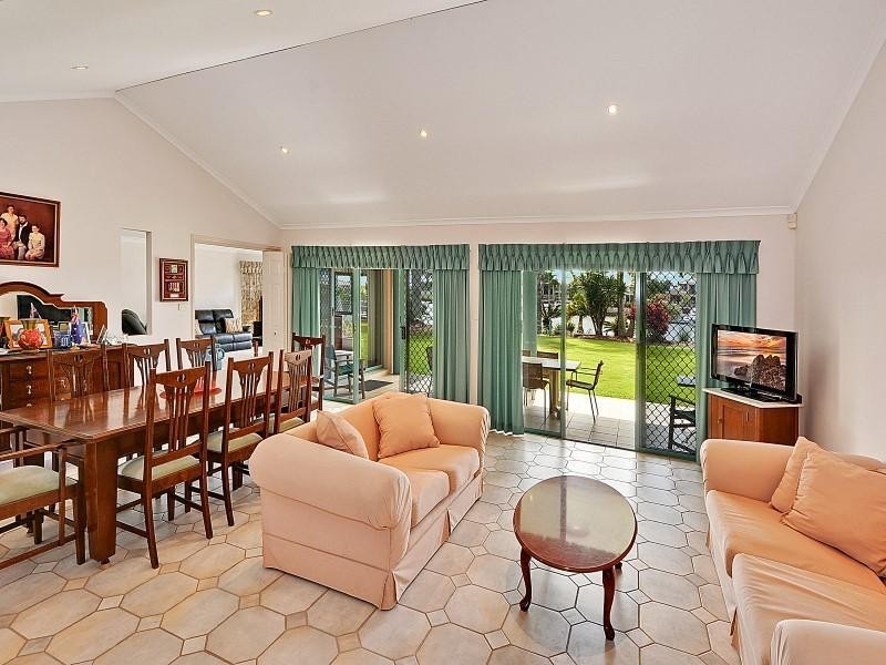 35 Pelican Waters Boulevard, Pelican Waters QLD 4551