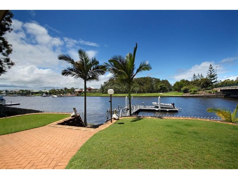 1 Pelican Waters Boulevard, Pelican Waters QLD 4551
