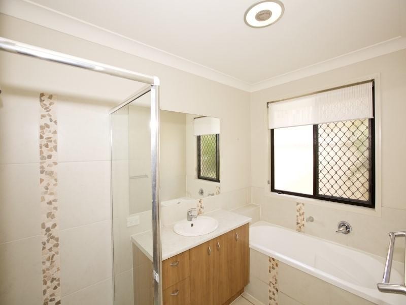 28 Pembroke Avenue, Pelican Waters QLD 4551