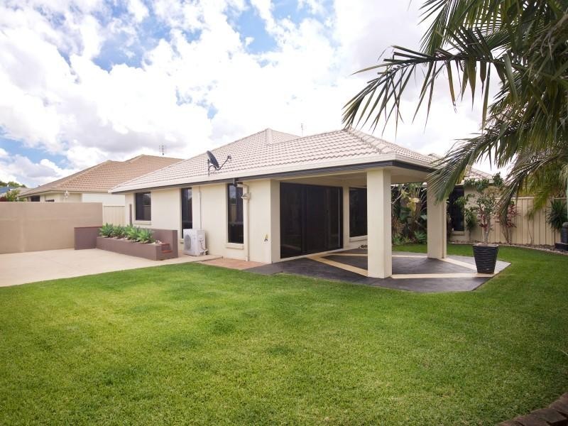 28 Pembroke Avenue, Pelican Waters QLD 4551