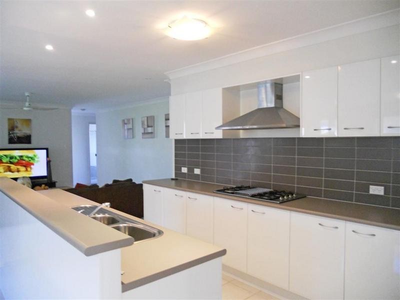 6 Peppermint Crescent, Sippy Downs QLD 4556