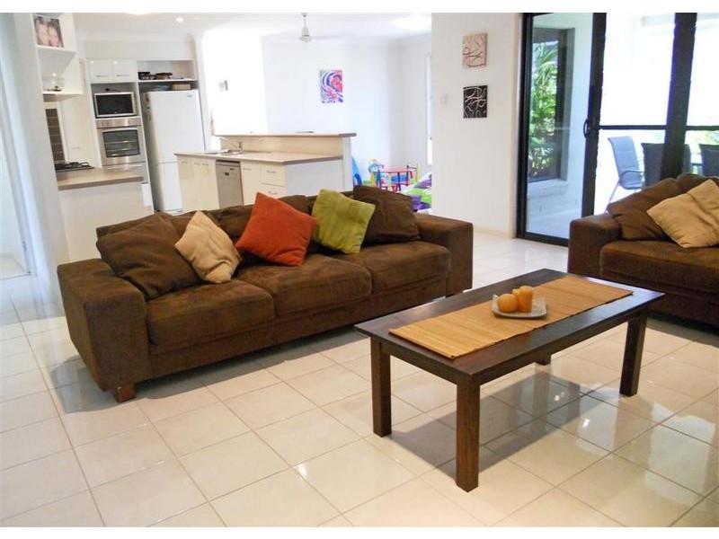 6 Peppermint Crescent, Sippy Downs QLD 4556