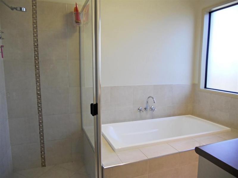 6 Peppermint Crescent, Sippy Downs QLD 4556