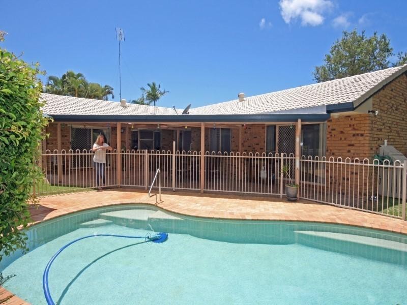 73 Poinsettia Avenue, Mooloolaba QLD 4557