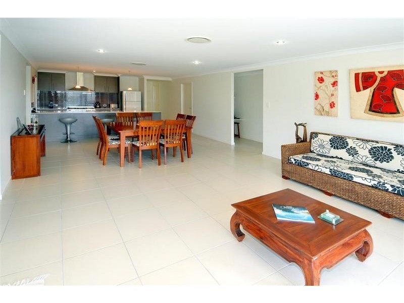 11 Rebecca Street, Little Mountain QLD 4551