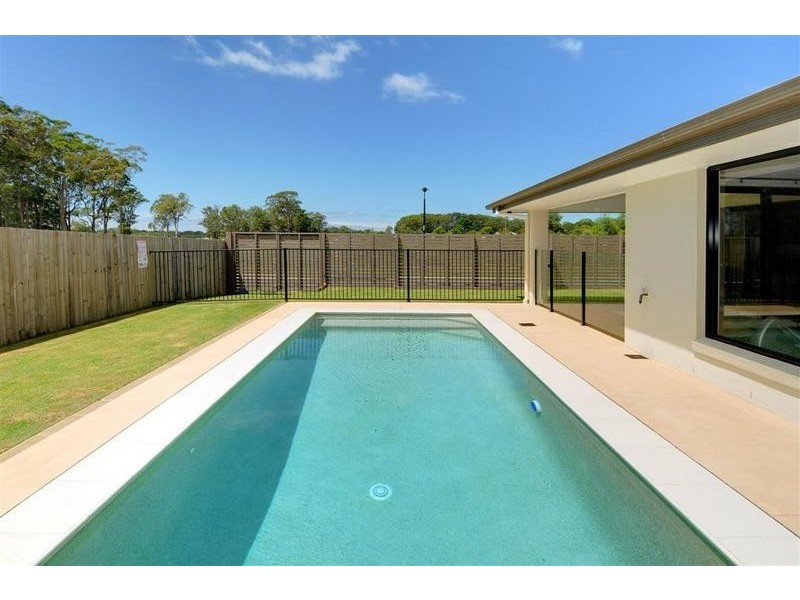 11 Rebecca Street, Little Mountain QLD 4551
