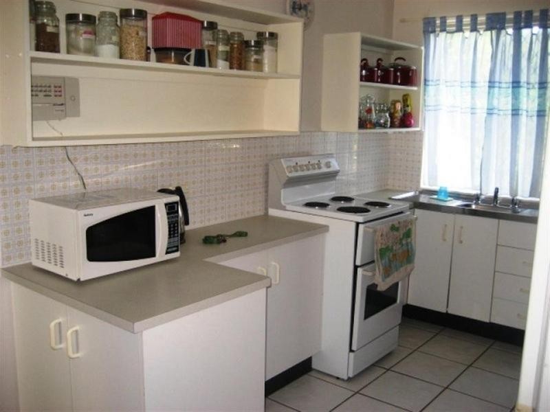 10/ 27 Burgess Street, Kings Beach QLD 4551