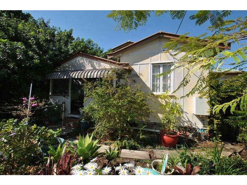 32 Regent Street, Caloundra QLD 4551