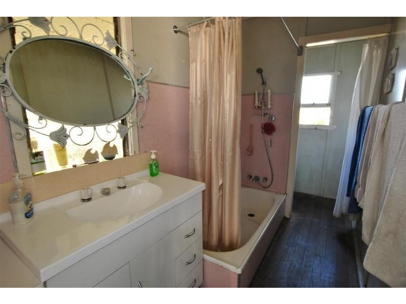 32 Regent Street, Caloundra QLD 4551