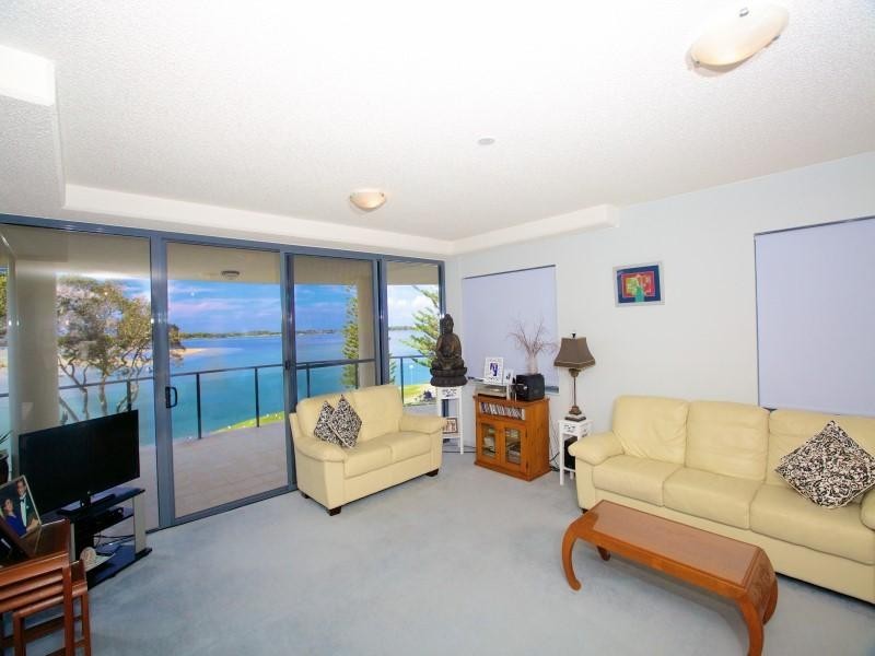 301/ 74 Golden Beach Esplanade, Golden Beach QLD 4551