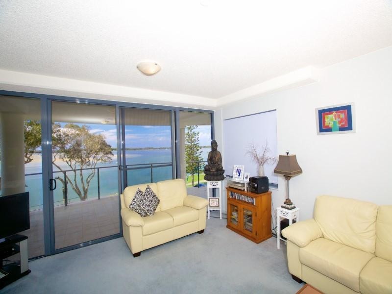 301/ 74 Golden Beach Esplanade, Golden Beach QLD 4551